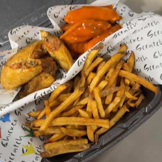 8 Piece Wing Combo (UP TO 2 Flavors).